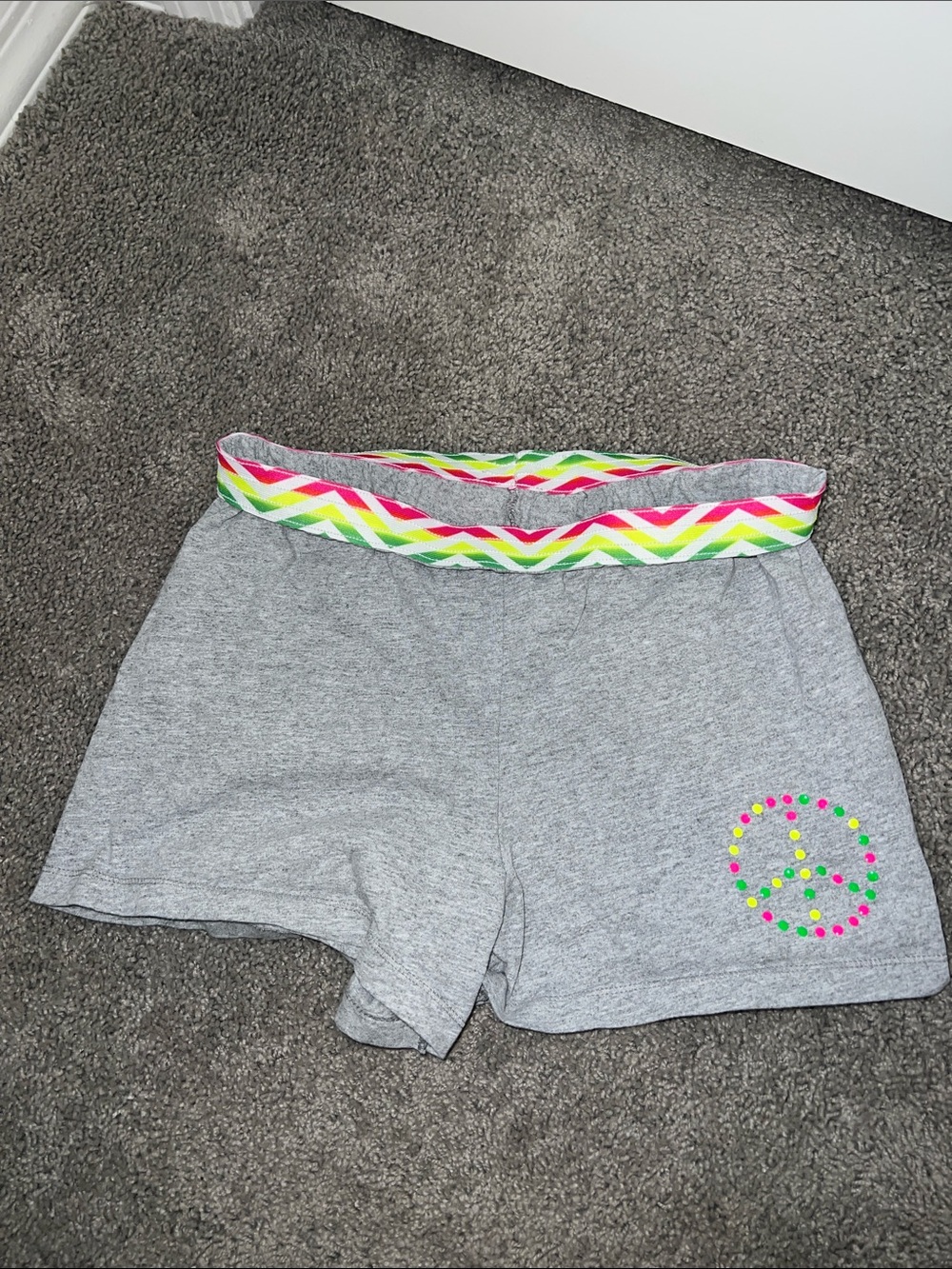 Y2K Girls' Gray Lounge Shorts with Neon Chevron Waistband and Peace Sign